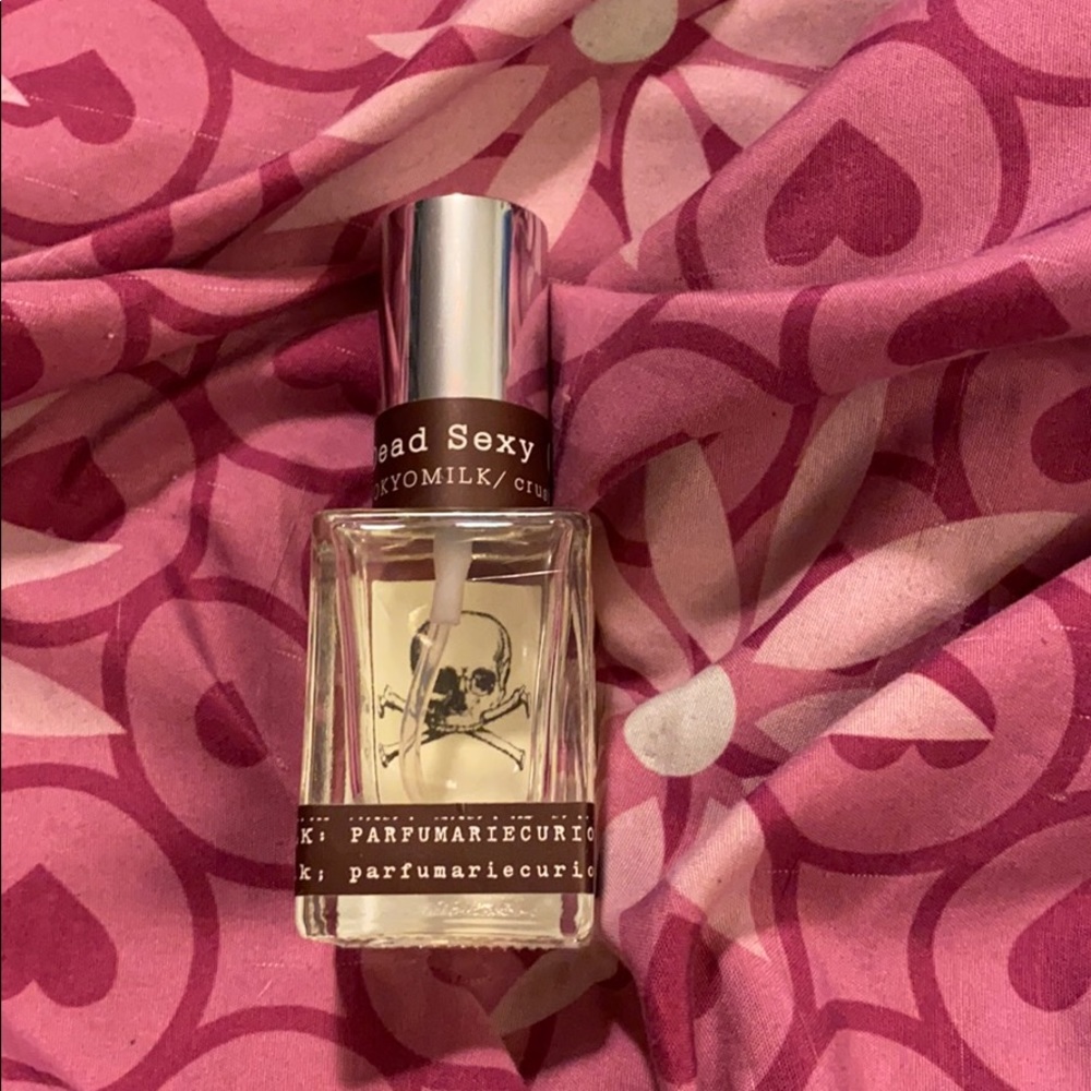 Dead sexy spray